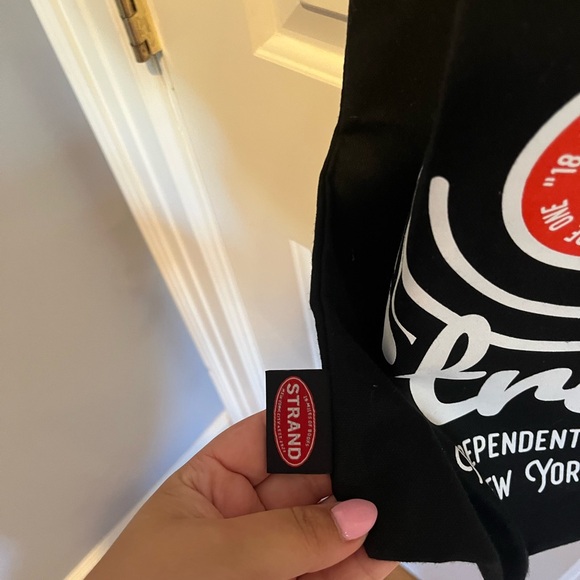 Strand bookstore tote bag - Picture 3 of 4